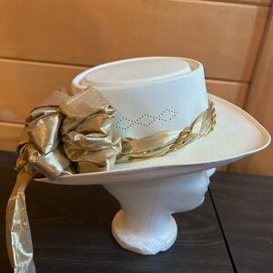 Women's straw Cowboy Hat with Gold Ribbon Accent size 6 7/8
